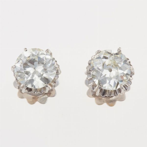Orecchini con diamanti taglio circular di ct 2.13 e 2.07  - Asta Fine Jewels - Associazione Nazionale - Case d'Asta italiane