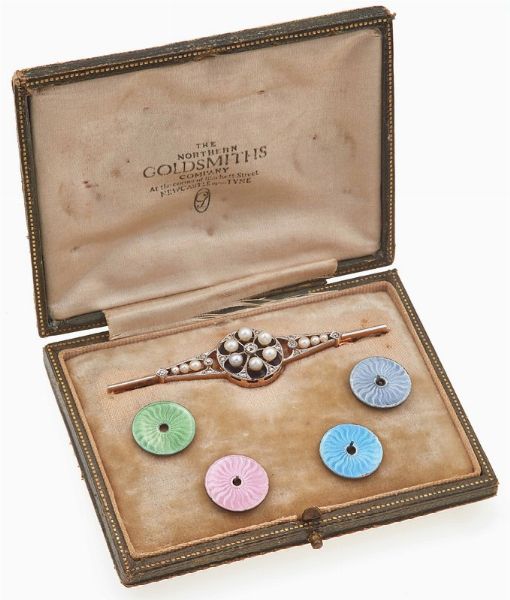Spilla con piccole perle e diamanti di vecchio taglio  - Asta Fine Jewels - Associazione Nazionale - Case d'Asta italiane