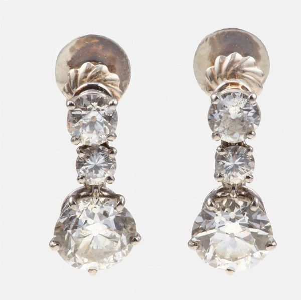 Orecchini con diamanti di vecchio taglio per ct 2.60 circa totali  - Asta Fine Jewels - Associazione Nazionale - Case d'Asta italiane