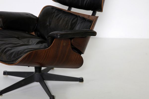 EAMES CHARLES & RAY (1907 - 1978) : Eames chair produzione Herman Miller, 1956.  - Asta ASTA 306 - DESIGN (Online) - Associazione Nazionale - Case d'Asta italiane