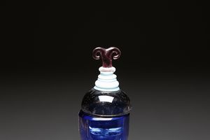 HOIRA YOICHI (n. 1946) : Coppia di bottiglie con base in vetro trasparente, 1989 e 1994. Produzione De Majo.  - Asta ASTA 306 - DESIGN (Online) - Associazione Nazionale - Case d'Asta italiane