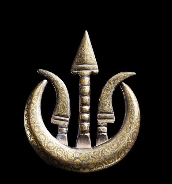 Arte Islamica : Sarpesh (gioiello da turbante) Sikh in acciaio con agemina floreale dorata India, XX secolo  - Asta ASTA ISLAMICA E INDIA (Tradizionale) - Associazione Nazionale - Case d'Asta italiane