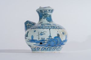 Arte Islamica : Kendi Safavide in ceramica Iran, dinastia safavide, XVII secolo  - Asta ASTA ISLAMICA E INDIA (Tradizionale) - Associazione Nazionale - Case d'Asta italiane