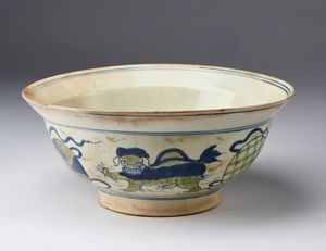 Arte Islamica - Coppa in ceramica in stile cinese Probabilmente Iran Safavide, XVII secolo