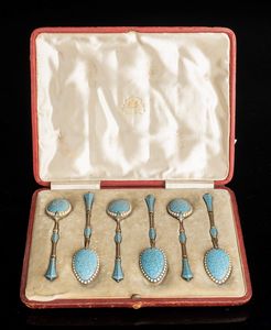 Arte Islamica - Set di sei cucchiaini in argento vermail smaltato marcati David Andersen Norvegia per il mercato persiano, inizio XX secolo
