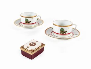 CARTIER - Lotto composto da:  - coppia di tazze da th con piattini in ceramica di Limoges  firmati Cartier  serie La Maison  [..]