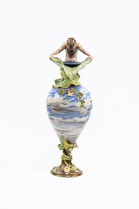 GINORI - H cm 37 Vaso in ceramica dipinta  marcato Ginori n  244  corpo bombato; con manico a forma di centauro Decorato  [..]