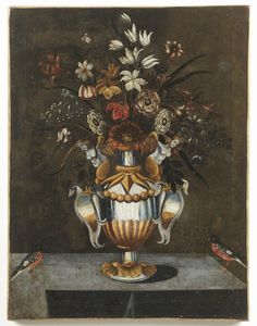 MAESTRO DEL VASO A GROTTESCHE (ATTIVO IN ITALIA ALL'INIZIO DEL XVII SECOLO) - Vaso di fiori con stemmi araldici e uccellini.