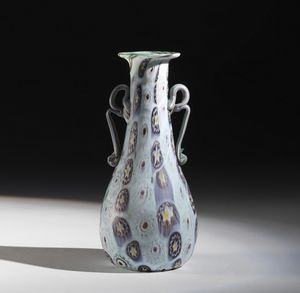 FRATELLI TOSO - Elegante vaso balaustro in vetro decorato a murrine policrome con doppie anse.
