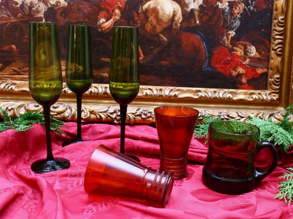 Miscellanea di bicchieri in vetro colorato  - Asta Arredi e Dipinti di Palazzo al Bosco - Associazione Nazionale - Case d'Asta italiane