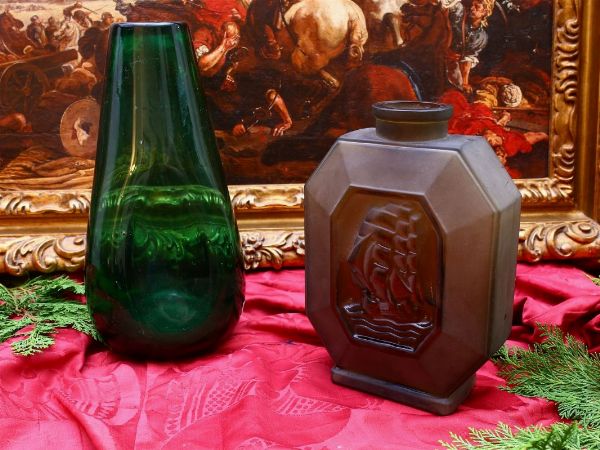 Due vasi in vetro  - Asta Arredi e Dipinti di Palazzo al Bosco - Associazione Nazionale - Case d'Asta italiane