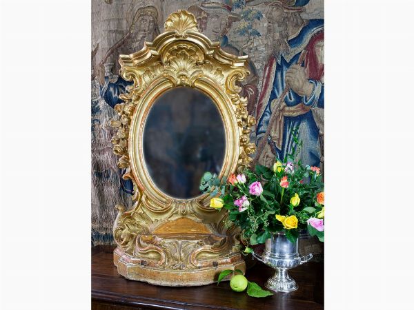Specchiera da tavolo in legno intagliato e dorato  - Asta Arredi e Dipinti di Palazzo al Bosco - Associazione Nazionale - Case d'Asta italiane