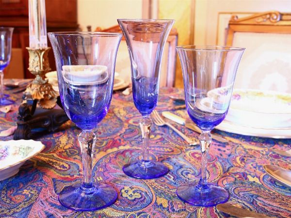 Servito di bicchieri in vetro blu  - Asta Arredi e Dipinti di Palazzo al Bosco - Associazione Nazionale - Case d'Asta italiane