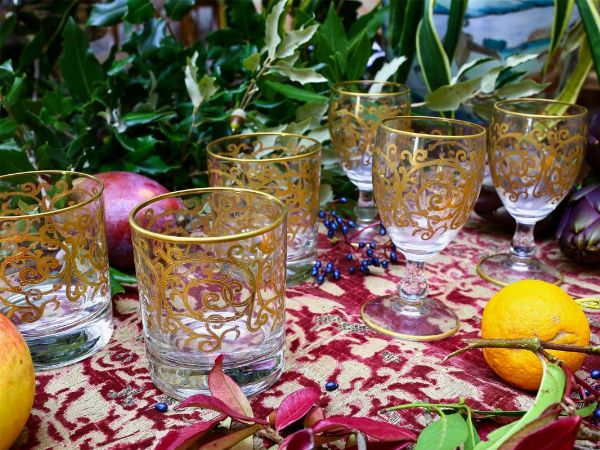 Servito di bicchieri in vetro con girali dorate  - Asta Arredi e Dipinti di Palazzo al Bosco - Associazione Nazionale - Case d'Asta italiane