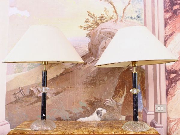 Coppia di lumi da tavolo in marmo nero e vetro  - Asta Arredi e Dipinti di Palazzo al Bosco - Associazione Nazionale - Case d'Asta italiane