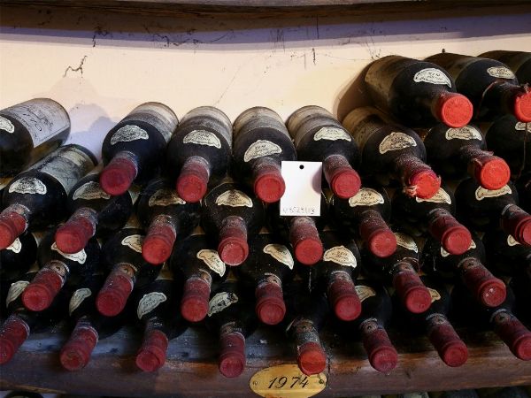 Cinquantatre bottiglie di Chianti Classico Palazzo al Bosco La Romola, 1974  - Asta Arredi e Dipinti di Palazzo al Bosco - Associazione Nazionale - Case d'Asta italiane