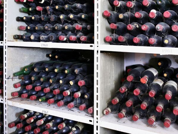 Miscellanea di vini e liquori dal 1946 al 1971  - Asta Arredi e Dipinti di Palazzo al Bosco - Associazione Nazionale - Case d'Asta italiane