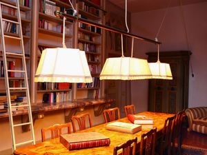 Grande lampadario a barra in ottone  - Asta Arredi e Dipinti di Palazzo al Bosco - Associazione Nazionale - Case d'Asta italiane
