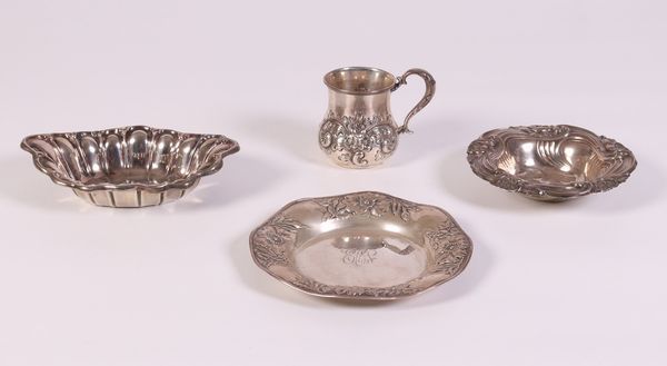 Tre vaschette e un boccale in argento  - Asta Asta 200 - Gioielli, Orologi e Argenti - Associazione Nazionale - Case d'Asta italiane