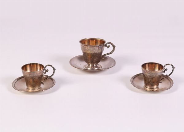 Tre tazze in argento con piatto  - Asta Asta 200 - Gioielli, Orologi e Argenti - Associazione Nazionale - Case d'Asta italiane