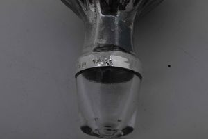 Coppia di bottiglie in cristallo con tappi in argento. Italia XX secolo  - Asta ASTA 0512 - L'ART DE LA TABLE - Associazione Nazionale - Case d'Asta italiane