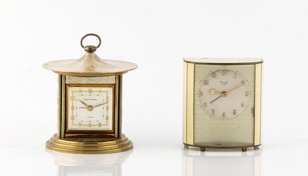 Lotto composta da due orologi da tavola: Montblanc Pagoda e Kienzle con carrillon  - Asta Asta 595 - Asta a Tempo | Orologi - Associazione Nazionale - Case d'Asta italiane