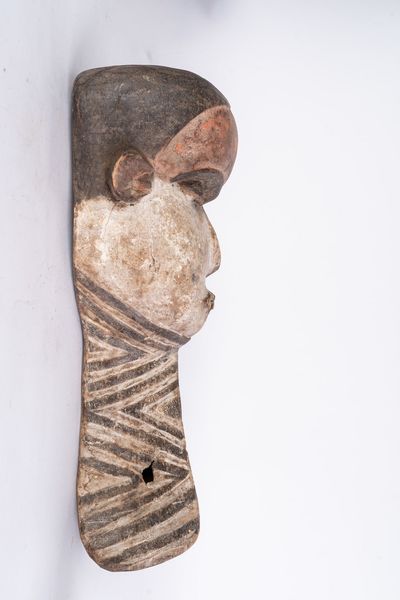 Arte africana : Maschera mbangu, PendeR.D.Congo  - Asta ASTA 316 - ARTE ORIENTALE PI ARTE AFRICANA E NATURALIA  (online) - Associazione Nazionale - Case d'Asta italiane