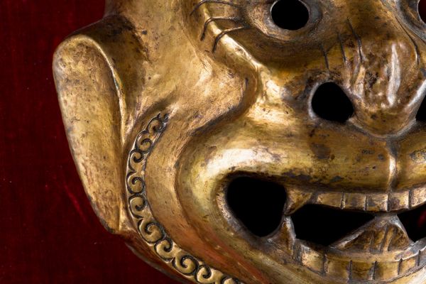 Arte Himalayana : Maschera di Hanuman in rame dorato Tibet, inizi XX secolo  - Asta ASTA 316 - ARTE ORIENTALE PI ARTE AFRICANA E NATURALIA  (online) - Associazione Nazionale - Case d'Asta italiane