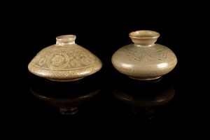 Arte Sud-Est Asiatico - Due sciacquapennelli in ceramica invetriata color celadon Corea, dinastia Koryo, XIII-XIV secolo
