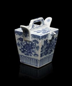 Arte Cinese - Teiera in porcellana bianco bluCina, XIX secolo