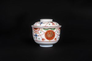 ARTE GIAPPONESE - Tazza da te in porcellana Imari Giappone, XIX secolo