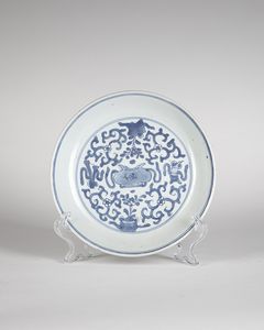 Arte Cinese - Piatto in porcellana bianco bluCina, Dinastia Qing, XVII secolo