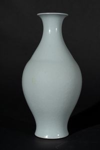 Arte Cinese - Vaso in porcellana invetriata di biancoCina, dinastia Qing, XVIII-XIX secolo