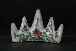 Arte Cinese - Poggia pennelli in porcellana wucaiCina, dinastia Ming