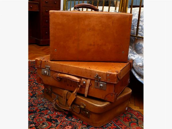 Tre valige vintage in cuoio naturale  - Asta ASTA 0201 - La casa fiorentina del soprano Marcella Tassi - Associazione Nazionale - Case d'Asta italiane