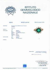 ANELLO A FORMA DI FIORE CON SMERALDO COLOMBIANO E DIAMANTI  - Asta Gioielli - Associazione Nazionale - Case d'Asta italiane