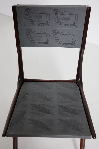 DE CARLI CARLO (1910 - 1999) : Sedia con lastre incise su disegno di Piero Fornasetti  - Asta DESIGN  (online) - Associazione Nazionale - Case d'Asta italiane