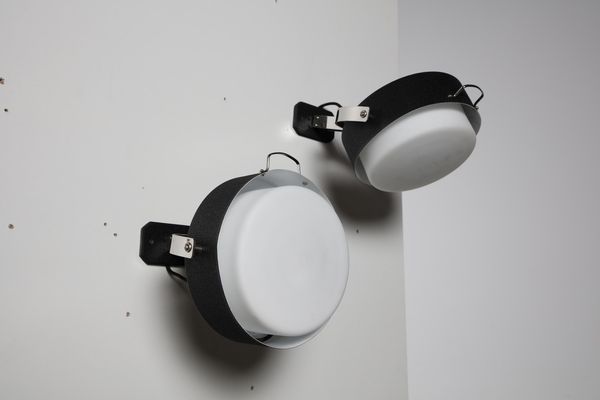 TARGETTI : Quattro lampade da parete  - Asta DESIGN  (online) - Associazione Nazionale - Case d'Asta italiane