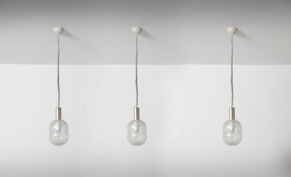 SCARPA AFRA (1937 -2011) & TOBIA (n. 1935) : Tre lampade a sospensione modello Bilobo produzione Flos  - Asta DESIGN  (online) - Associazione Nazionale - Case d'Asta italiane