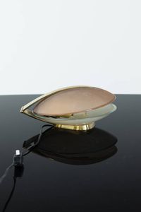 MAX INGRAND - Lampada da tavolo in ottone zapponato e cristalli curvati satinati. Utilizzabile anche come applique. Prod. Fontana  [..]