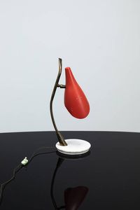 LUMEN - Lampada da tavolo in ottone  diffusore in metallo verniciato e base in marmo. Anni '50 cm 42 5x16