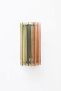 AURELIANO TOSO - Lampada a parete con elelemti in vetro colorato  supporto in metallo. Anni '60 cm 50x26x16