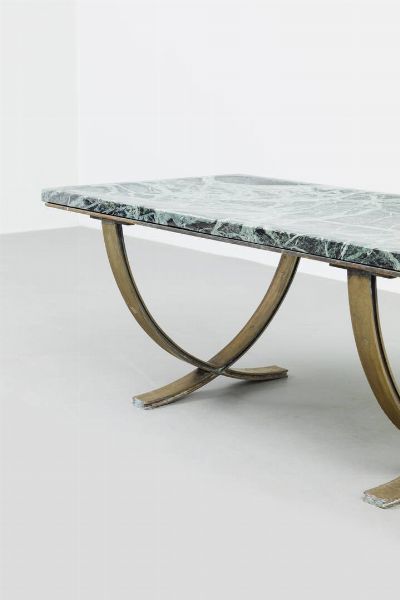 PAOLO BUFFA  attribuito : Tavolino con supporti in ottone  piano in marmo verde Alpi. Anni '50 cm 47x122x59  - Asta Asta 182 - Associazione Nazionale - Case d'Asta italiane