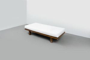 MARIO PASSANTI - Day Bed in legno di noce e imbottitura in vinilpelle. Anni '60 cm 30x185x80