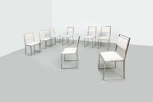 PRODUZIONE ITALIANA - Otto sedie in metallo cromato e ottone con seduta imbottita rivestita in velluto. Anni '70 cm 94x43x47