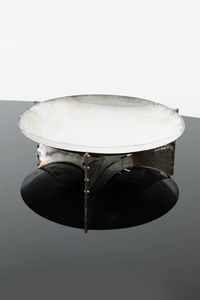 ANGELO MANGIAROTTI - Centrotavola in silver plate per Cleto Munari. Firma incussa. Anni '70 cm 10x42
