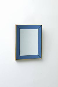 CRISTAL ART - Specchio con cornice in ottone e vetro colorato blu cobalto. Anni '60 cm 56x45