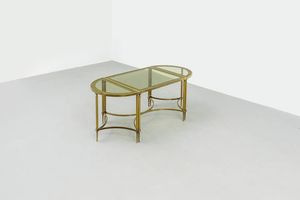 PRODUZIONE ITALIANA - Tavolino componibile con struttura in bronzo  piano in vetro fum. Anni '70 cm 48 5x121x55