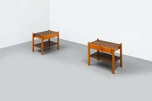 VICO MAGISTRETTI - Coppia di tavolini in legno. Prod. Cassina 1967 cm 45x57x40