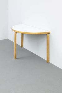 ALVAR AALTO - Tavolo in legno di betulla verniciato. Prod. Artek su disegno degli anni '30 cm 72x120x60